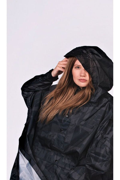 RegnPoncho  Back to Black